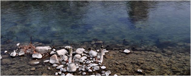 fiime Brenta, sassi e acqua
