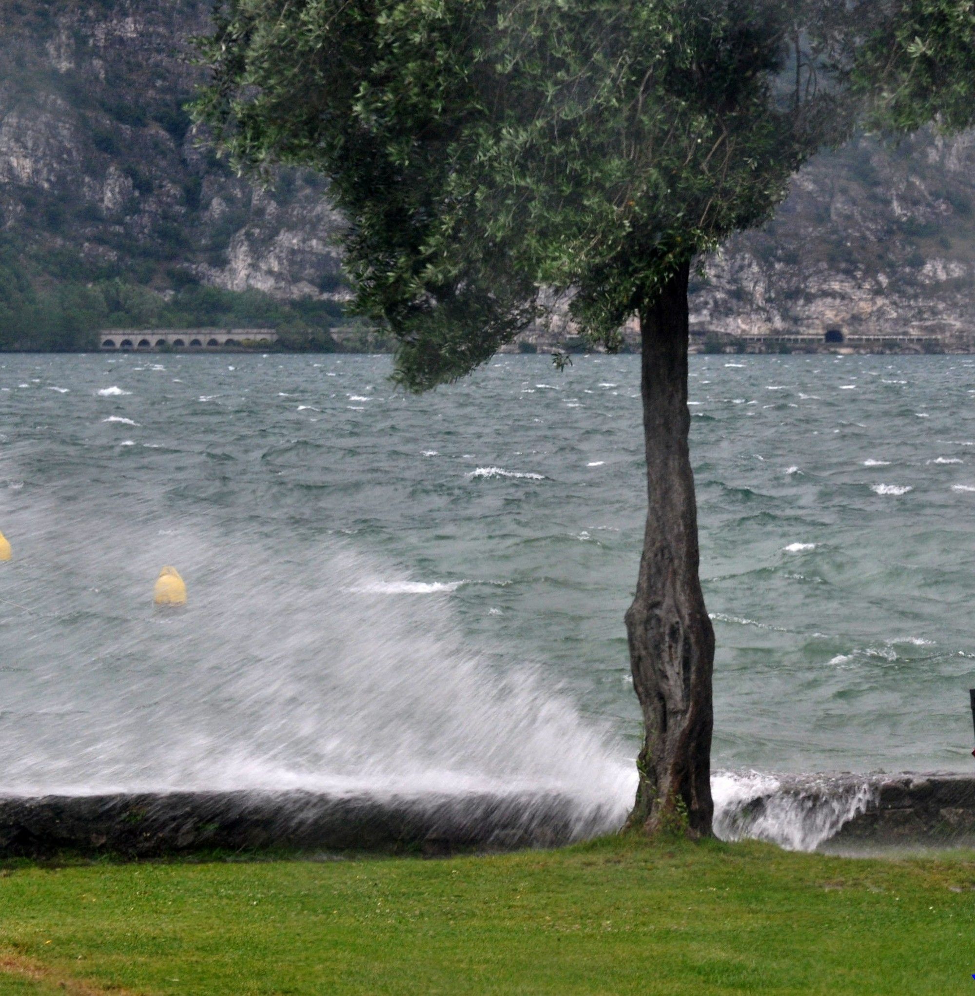 Lago di Iseo: burrasca