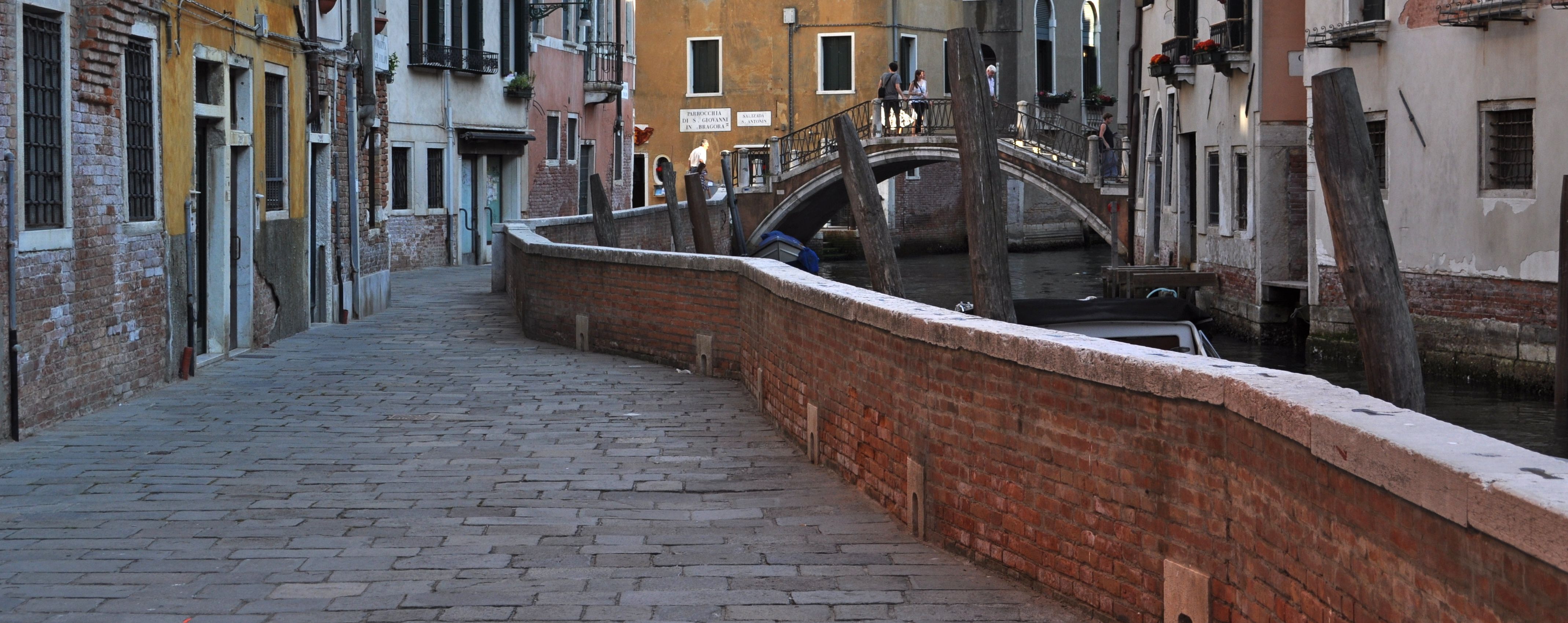 Venezia (Italia):  fondamenta dei Furlani, San Giovanni in Bragora